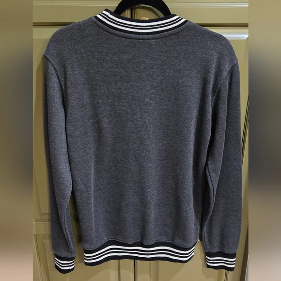 No Boundaries sweatshirt - Picture 2 of 4